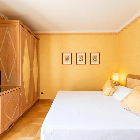 阿里斯顿别墅公园酒店 酒店 4*